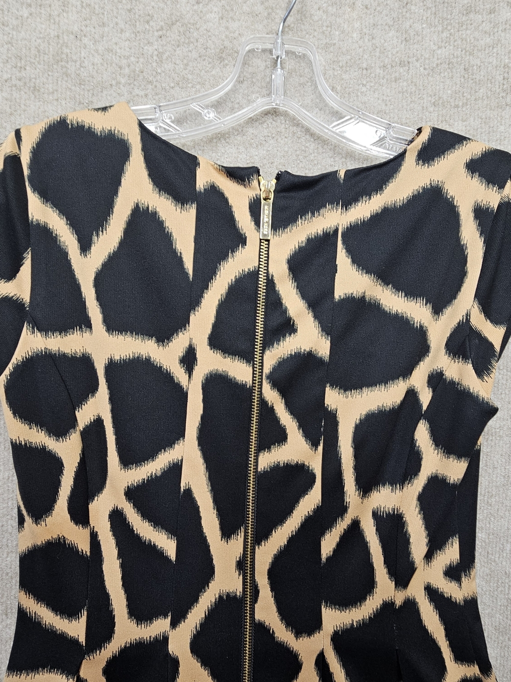 Michael Kors Fit & Flare Dress Size 0 Black Tan Giraffe Print Gold Zip - Picture 9 of 13